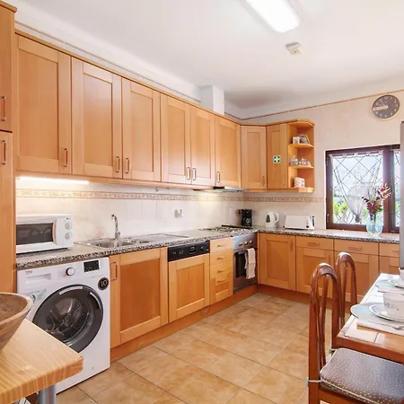 Luisa Gale אלבופיירה