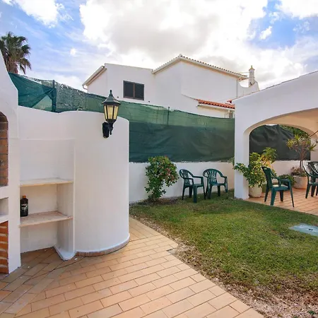 Villa Luísa Galé *